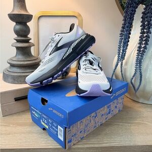 Brooks Adrenaline GTS 23 Running Shoes